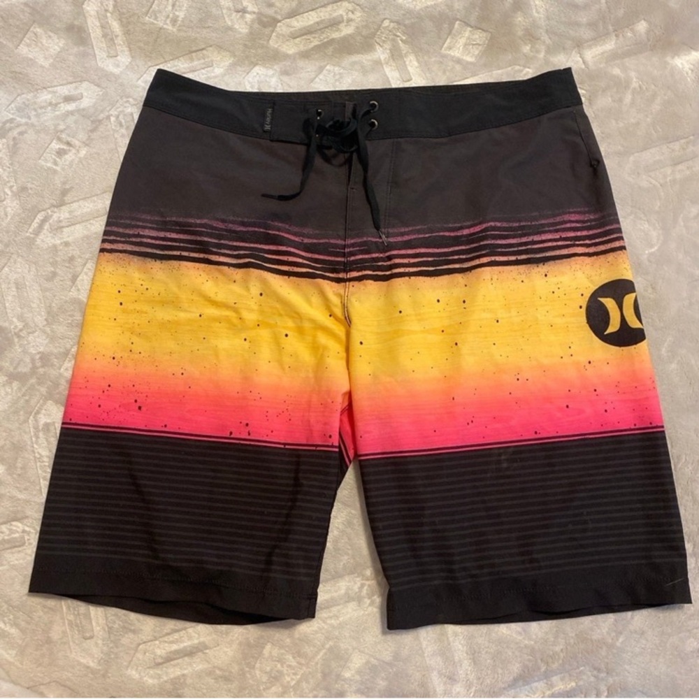 Hurley brand men’s swim trunks/board shorts. Size 30